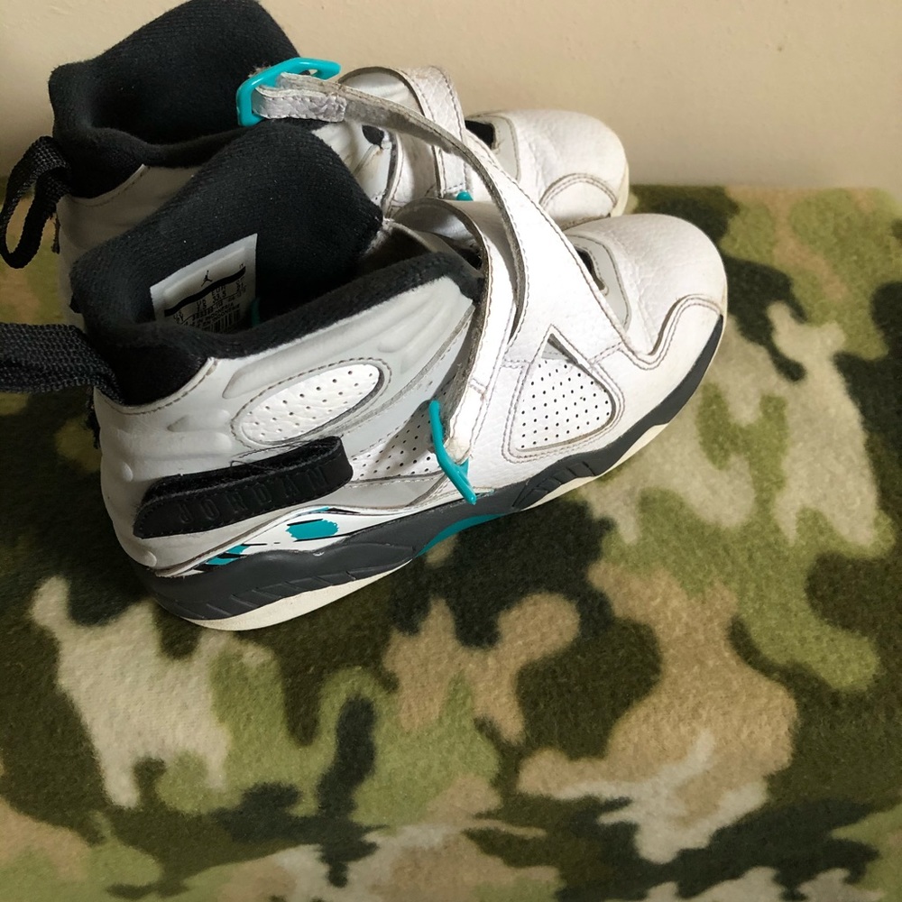 Jordans retro 8